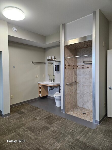 More Photos Of 1736 Farmers Rd loop, Fairbanks Healthcare For Sale