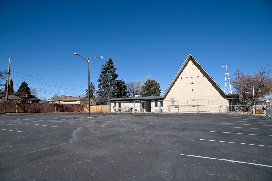 More Photos Of 7375 Samuel Dr, Denver Specialty For Sale