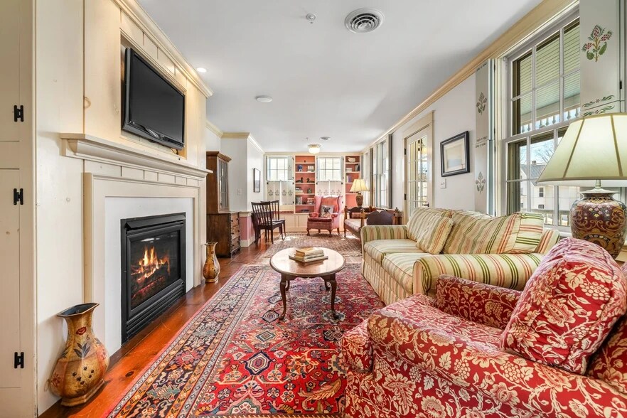 More Photos Of 31 Huntington Pl, Rochester Apartments For Sale