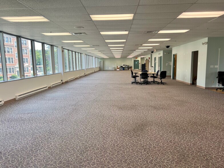 More Photos Of 50 Maple St, Springfield Medical For Lease