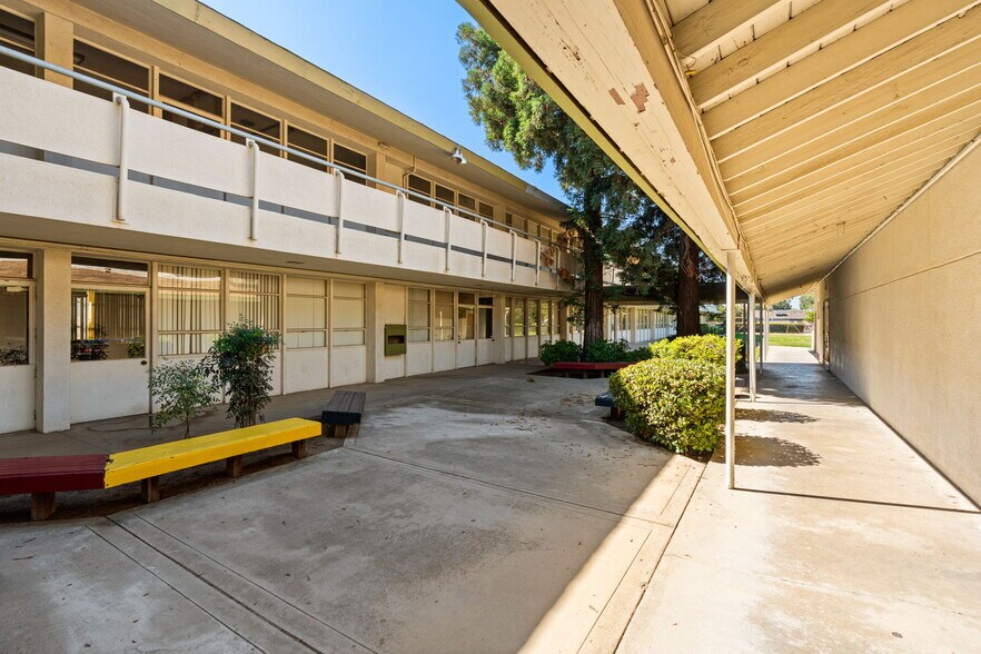More Photos Of 101 W Clinton Ave, Fresno Specialty For Sale