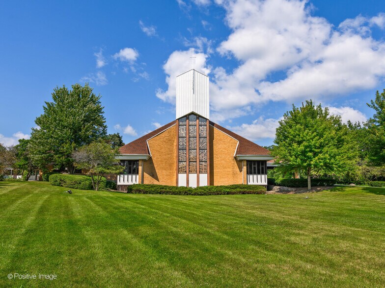 More Photos Of 47 Church St, Lake Zurich Religious Facility For Sale