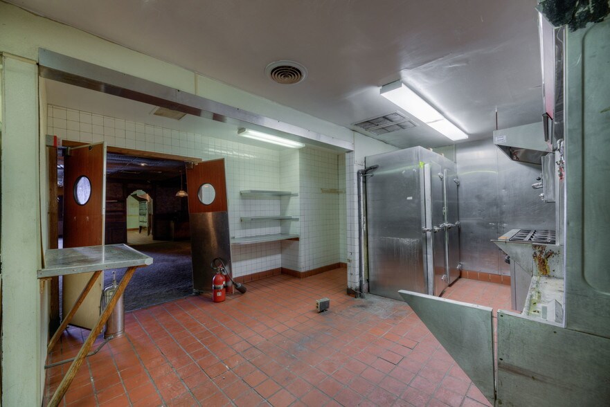 More Photos Of 421 7th St E, Saint Paul Restaurant For Sale