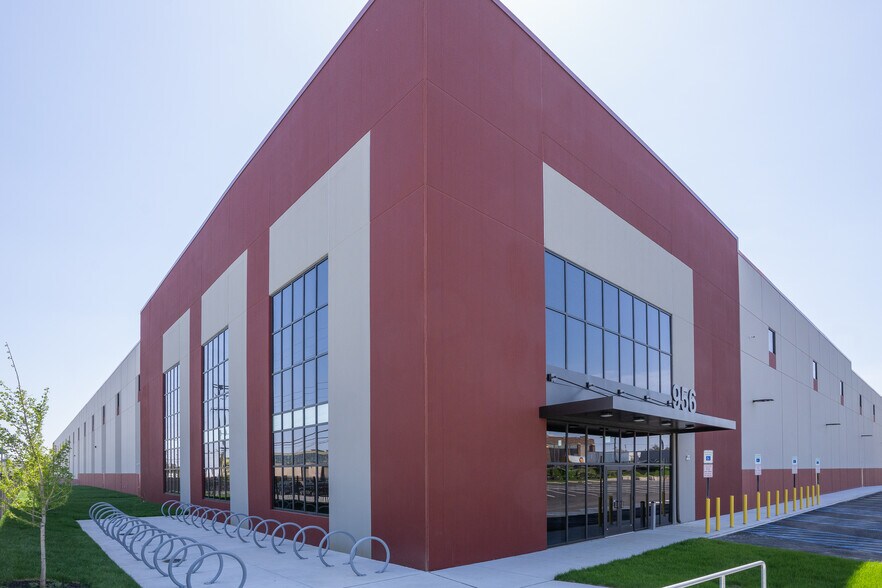 More Photos Of 956 E Erie Ave, Philadelphia Distribution For Lease