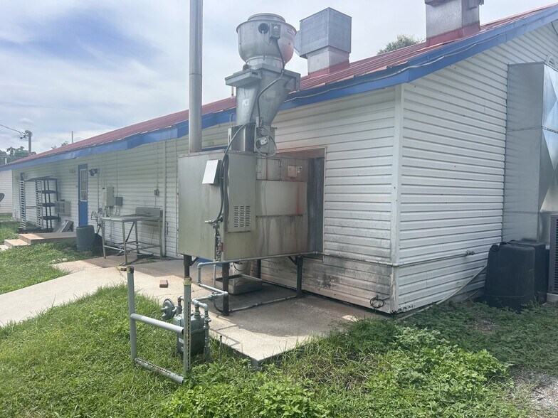 More Photos Of 413 Elm St, Welaka Freestanding For Sale