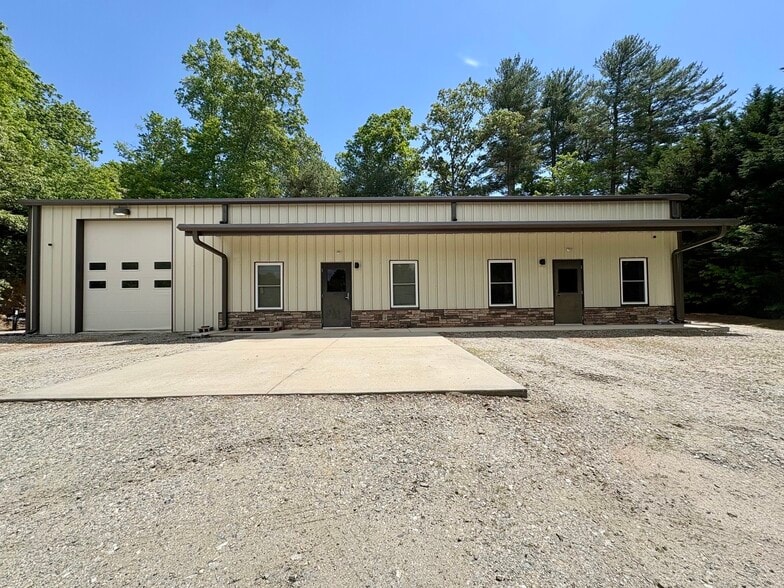 More Photos Of 5134 Old Haywood Rd, Mills River Flex For Lease