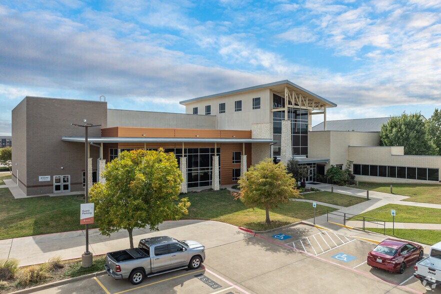 More Photos Of 1800 E Broad St, Mansfield Land For Sale