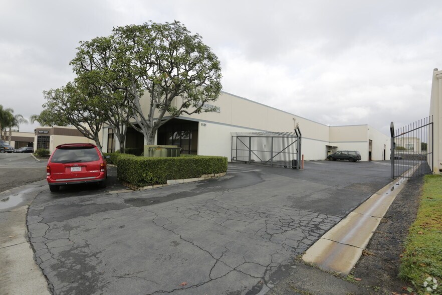 Primary Photo Of 1131 Wakeham Ave, Santa Ana Manufacturing For Lease