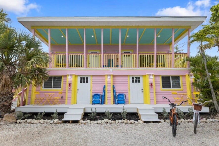 More Photos Of 706 Donax St, Sanibel Hotel For Sale