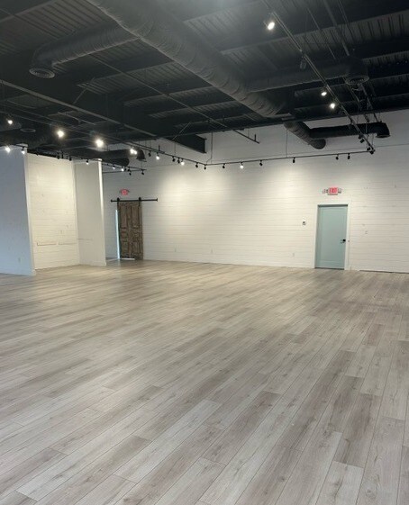 More Photos Of 860 Seven Hills Connector, Acworth Storefront For Lease