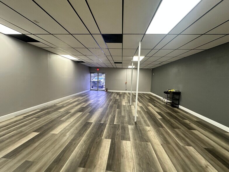 More Photos Of 6514-6516 N 40th St, Tampa Storefront Retail Office For Sale