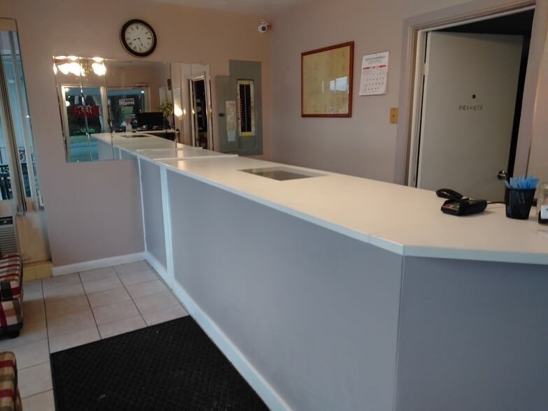 More Photos Of 16872 SE Highway 19, Cross City Hotel For Sale