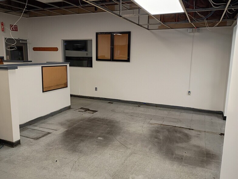 More Photos Of 11740 Dixie Hwy, Birch Run Truck Terminal For Lease