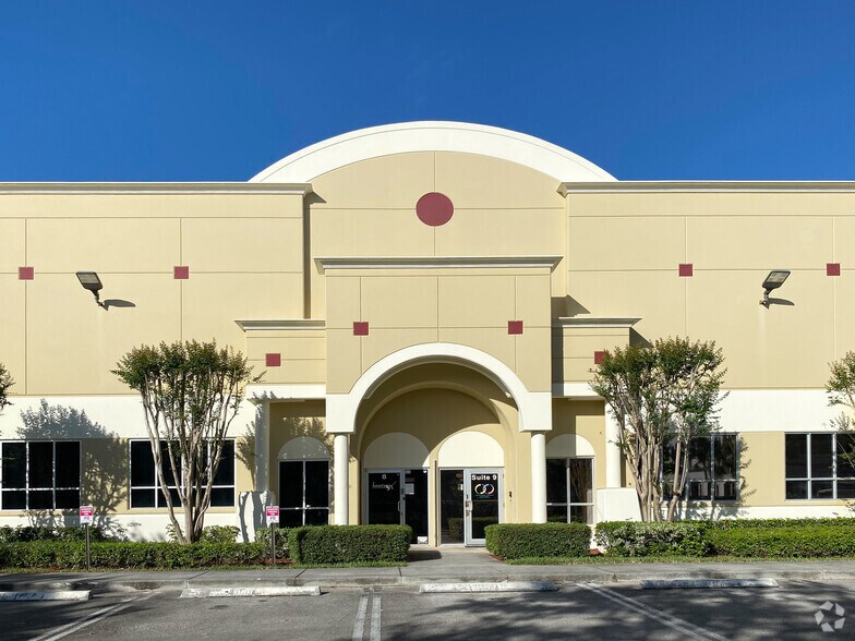 More Photos Of 10220 W State Road 84, Davie Flex For Lease