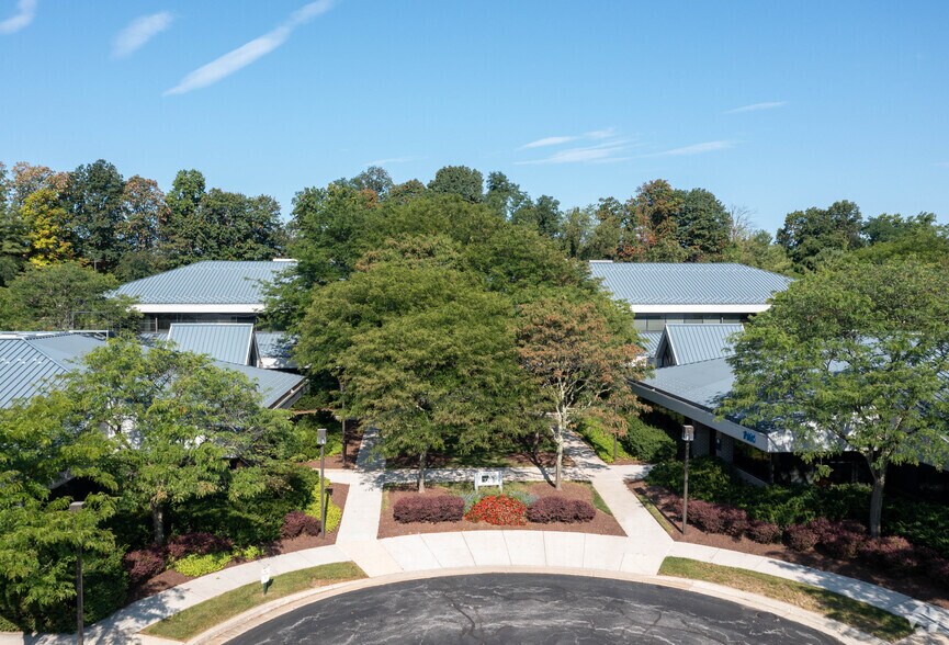 More Photos Of 7104 Ambassador Rd, Windsor Mill Office For Lease