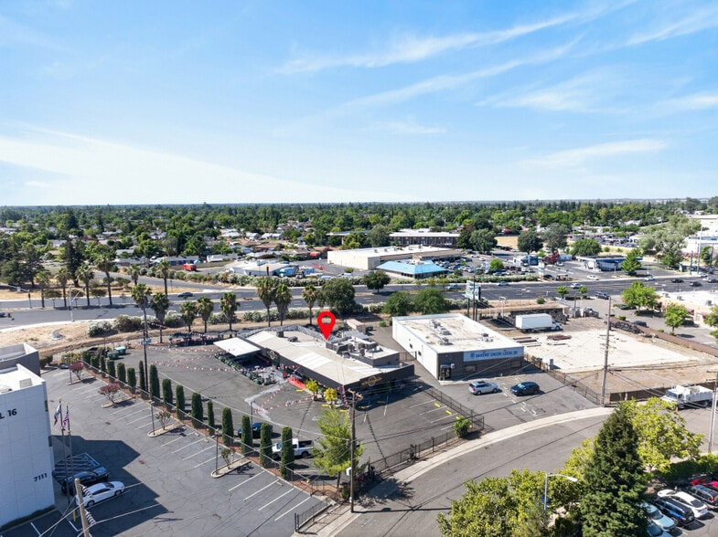 More Photos Of 7121 Governors Cir, Sacramento Restaurant For Sale