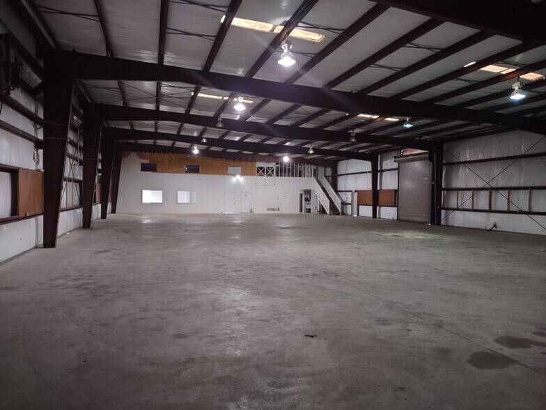 More Photos Of 9381 Hard Dr, Foley Warehouse For Lease