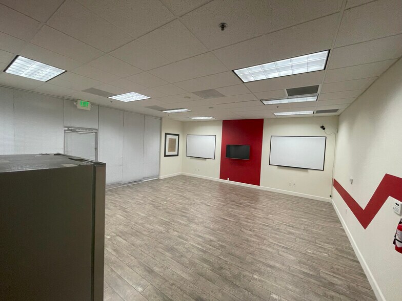 More Photos Of 4750-4794 Duckhorn Dr, Sacramento Research And Development For Lease