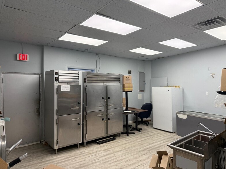 More Photos Of 346 Central Ave, Lawrence Restaurant For Lease