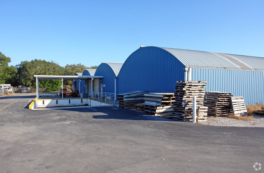 More Photos Of 700 S Hawthorne Ave, Apopka Warehouse For Lease
