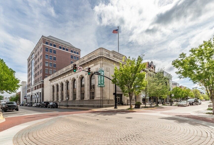 More Photos Of 225-227 Main St, Evansville Office For Lease