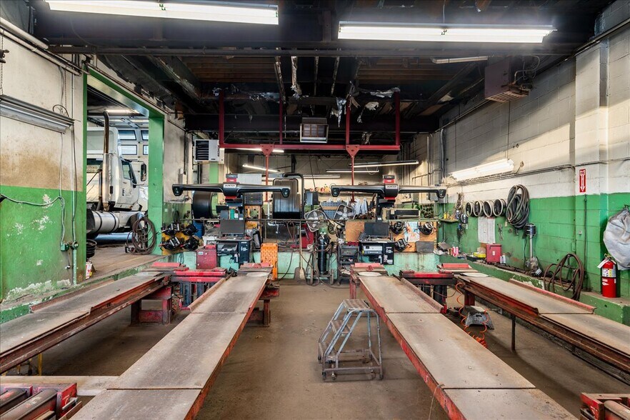 More Photos Of 368 Central Ave, Albany Auto Repair For Sale