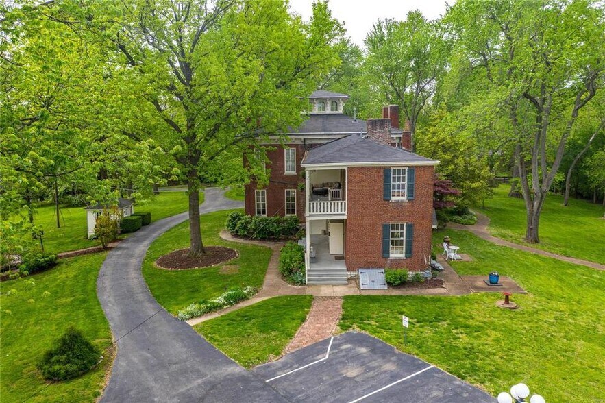 More Photos Of 11475 Lilac Ave, Saint Louis Specialty For Sale