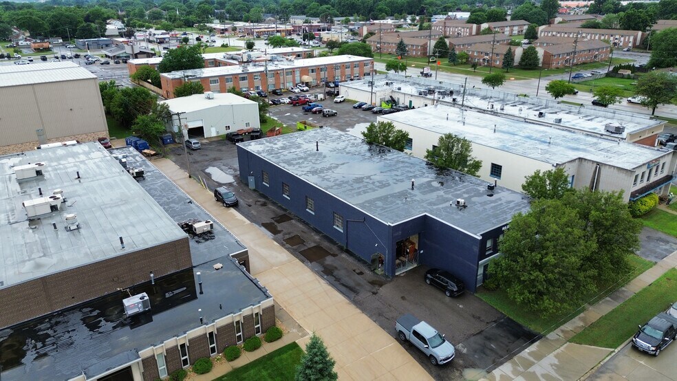 More Photos Of 24871 Gibson Dr, Warren Warehouse For Sale