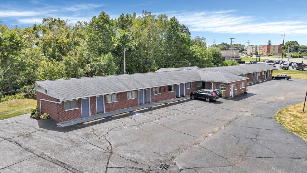 More Photos Of 1342 Hebron Rd, Heath Hotel For Sale