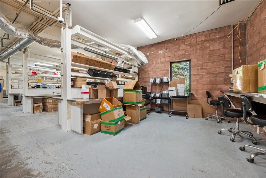 More Photos Of 144 12th St, Piscataway Light Distribution For Lease