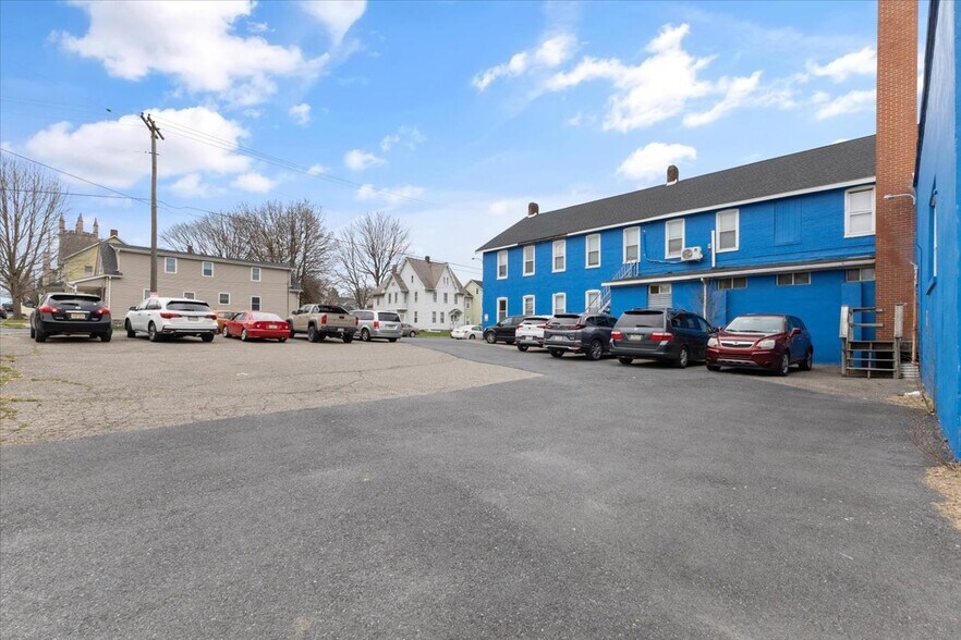 More Photos Of 181 S Whitfield St, Nazareth Office Residential For Sale