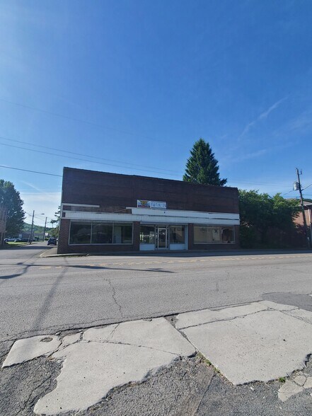 More Photos Of 506 Main St, Rainelle Storefront Retail Office For Sale