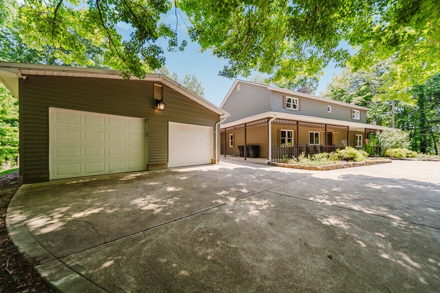 More Photos Of 23095 Buena Vista Rd, Rockbridge Apartments For Sale