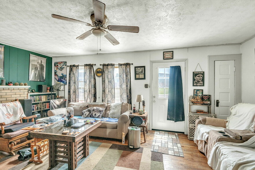 More Photos Of 929 N Roane St, Harriman Apartments For Sale