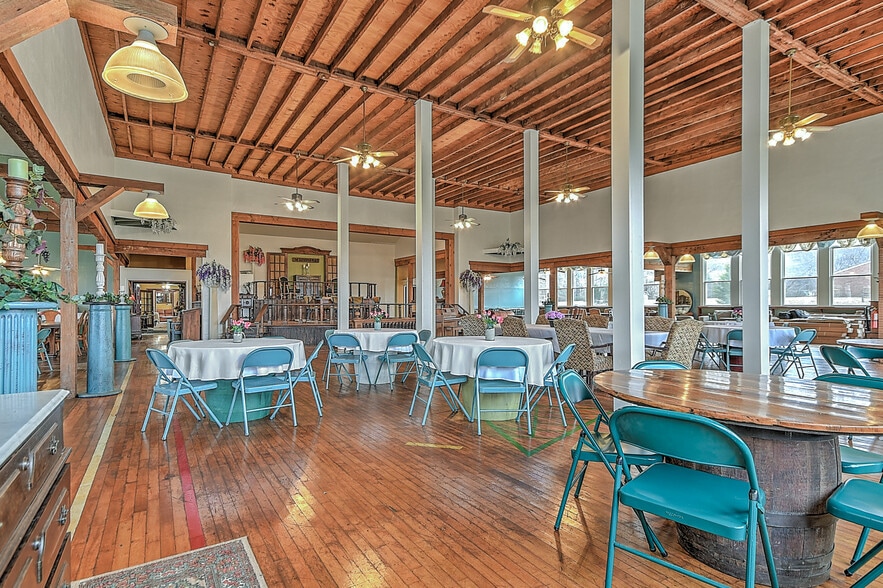 More Photos Of 19407 Bethel Rd, Abingdon Flex For Sale