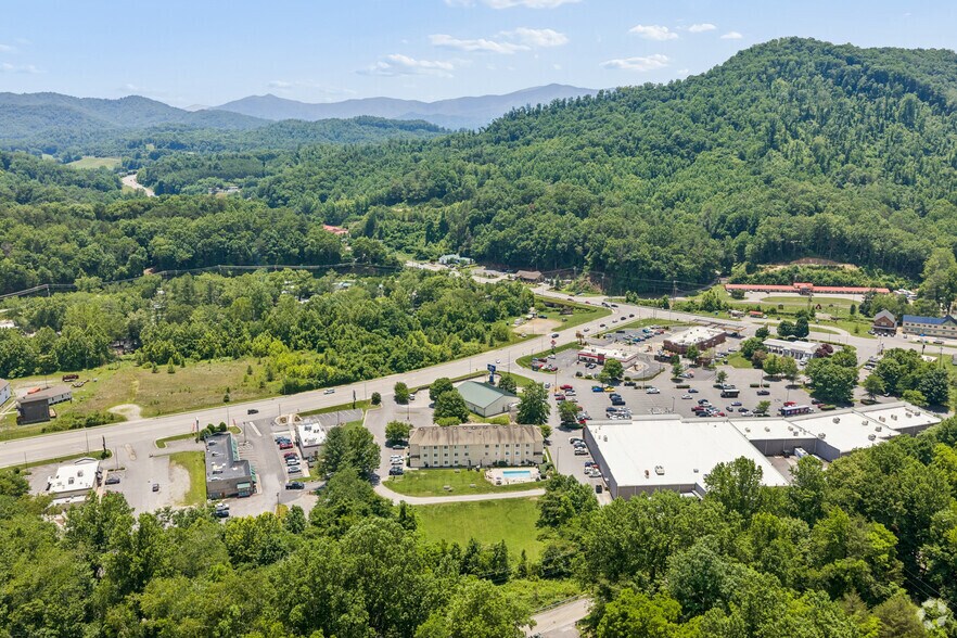 More Photos Of 674 Casino Trl, Cherokee Hotel For Sale