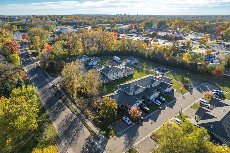 More Photos Of 2191 Van Dyke St, Maplewood Apartments For Sale