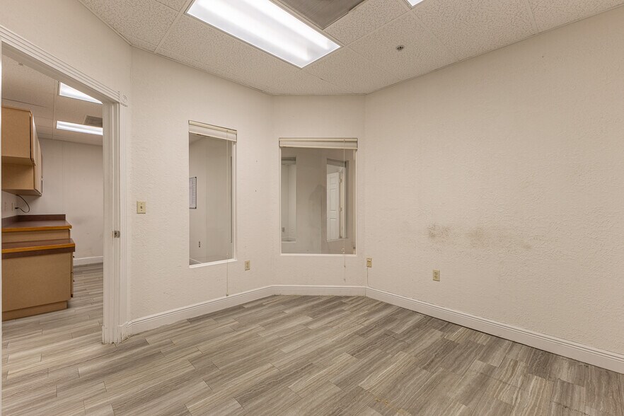 More Photos Of 3049 Cleveland Ave, Fort Myers Medical For Sale