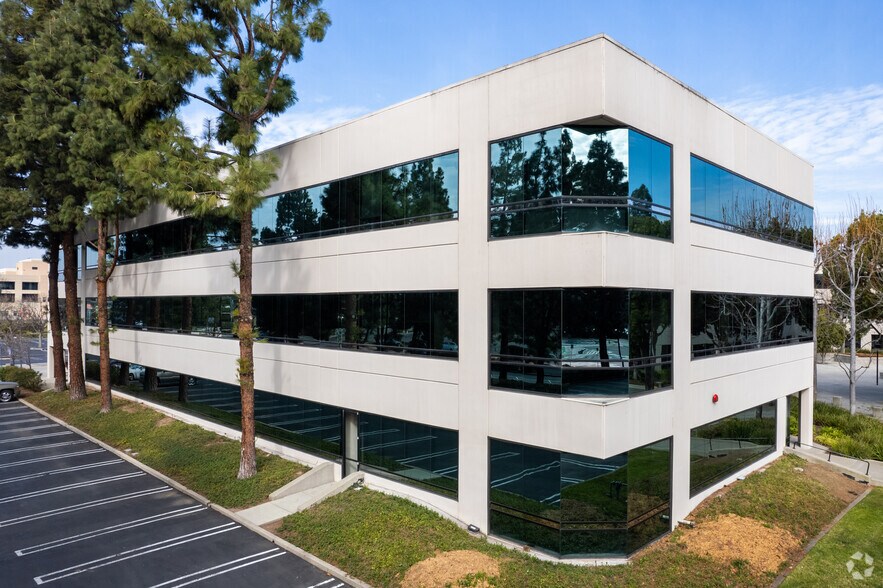 More Photos Of 39300 Civic Center Dr, Fremont Unknown For Lease