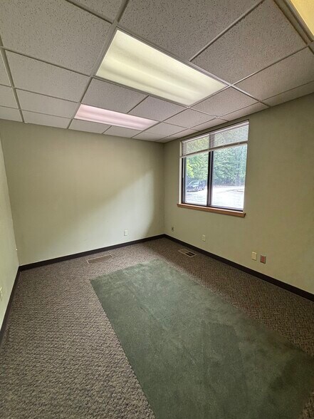 More Photos Of 600 Memorial Dr, Bella Vista Office For Lease