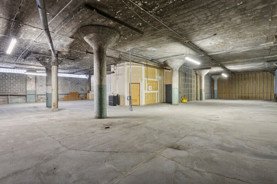 More Photos Of 1900 S Christopher Columbus Blvd, Philadelphia Freestanding For Sale