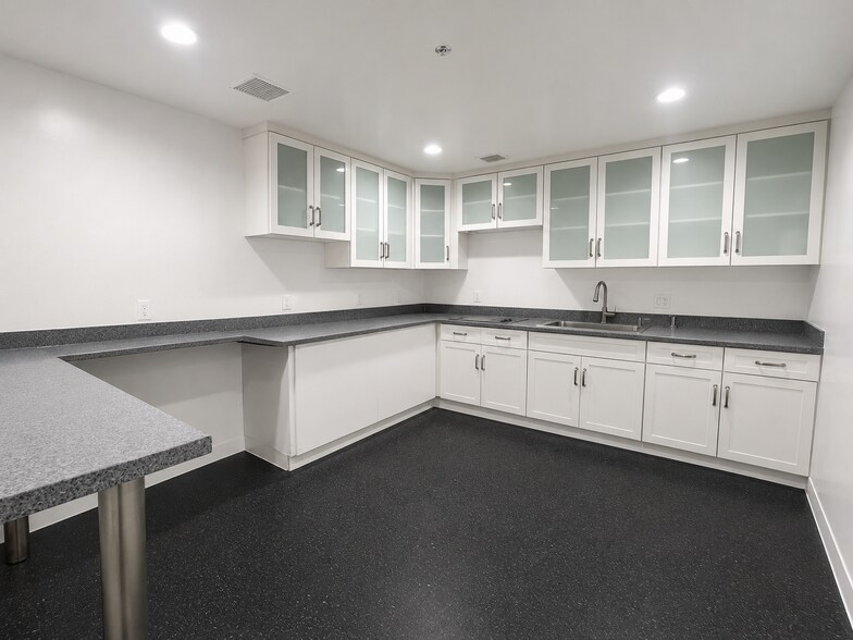 More Photos Of 3030-3088 Walnut Ave, Long Beach Warehouse For Lease
