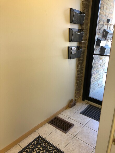 More Photos Of 4921 W 95th St, Oak Lawn Storefront Retail Residential For Sale