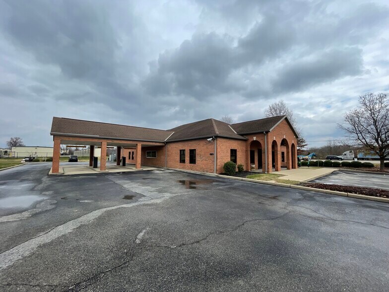 More Photos Of 7215 Riverport Plaza Dr, Louisville Freestanding For Sale