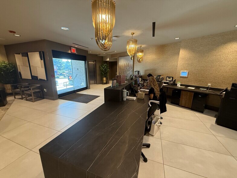 More Photos Of 4310 Roswell Rd NE, Atlanta Medical For Lease
