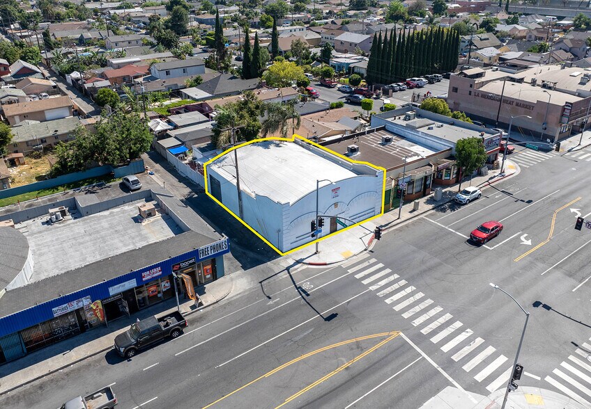 Primary Photo Of 1808 Firestone Blvd, Los Angeles Light Distribution For Sale