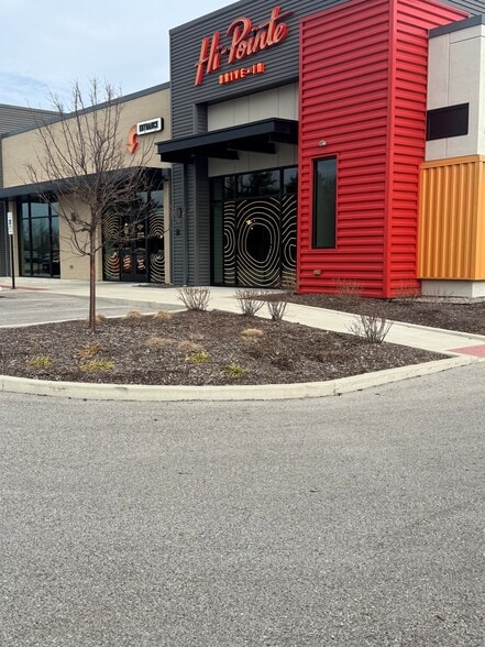 More Photos Of 6147 Trace Parkway Dr, Edwardsville General Retail For Lease