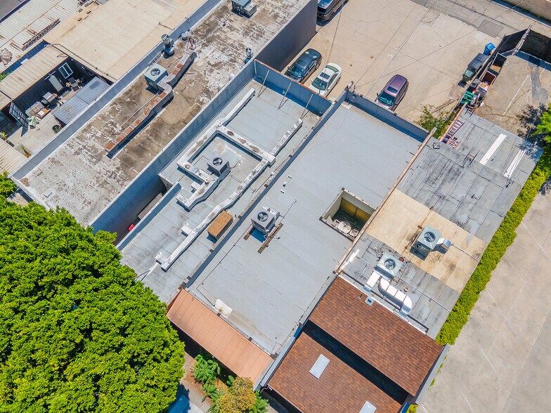 More Photos Of 4708-4710 W Magnolia Blvd., Burbank General Retail For Sale