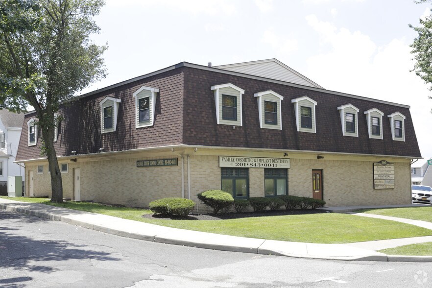 Primary Photo Of 160 Market St, Saddle Brook Medical For Lease