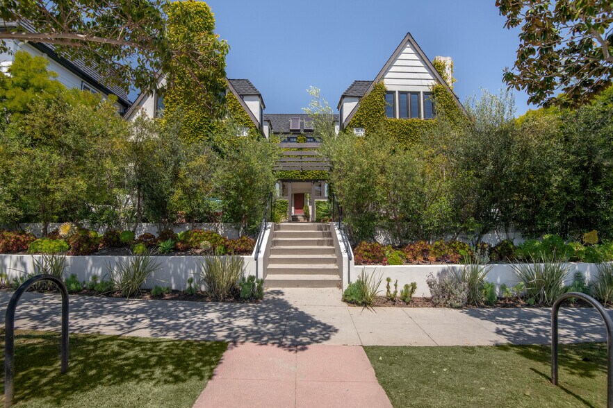 More Photos Of 921-925 16th St, Santa Monica Apartments For Sale